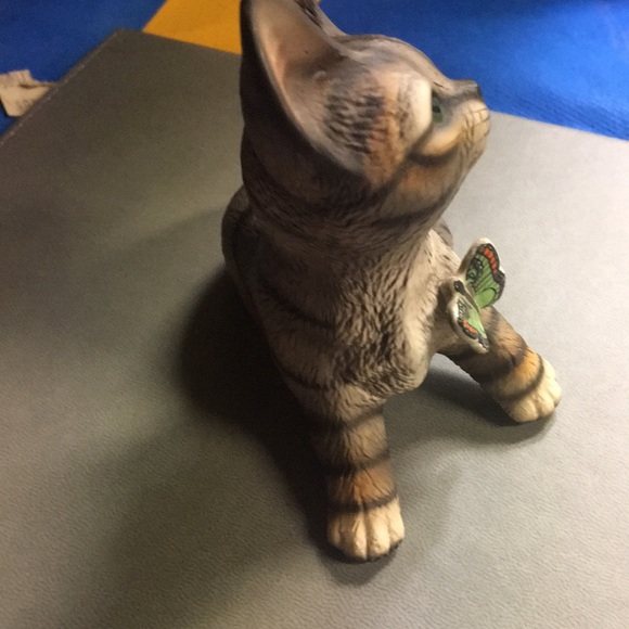 Harvey Knox Kingdom porcelain cat - Picture 7 of 7